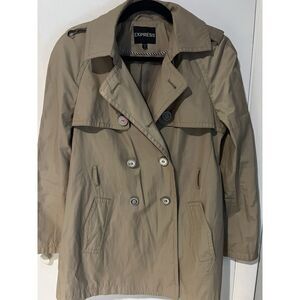 Express Womens Tan Short Trench Coat Jacket With Pockets Size Medium, No‎ Belt